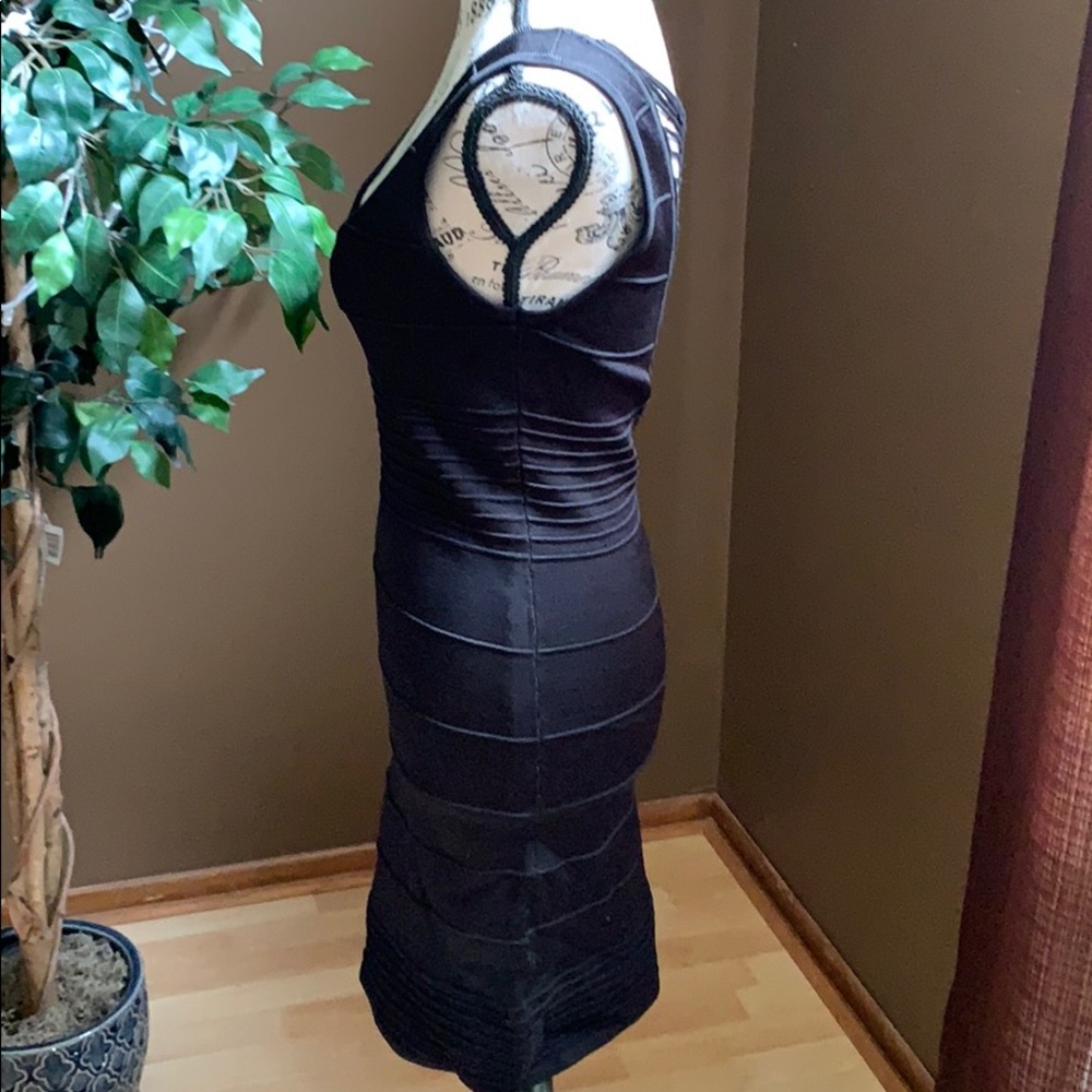 Beautiful, crochet open back bandeau dress - Picture 3 of 10